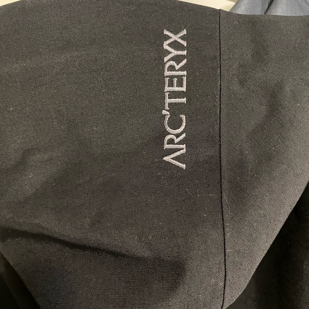 Arc'teryx  Sabre SV Black Men's Jacket - Picture 7 of 16